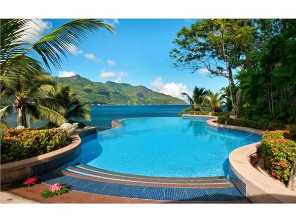 Sea and Havuz Scenery Wallpaper by MywallpaperShop