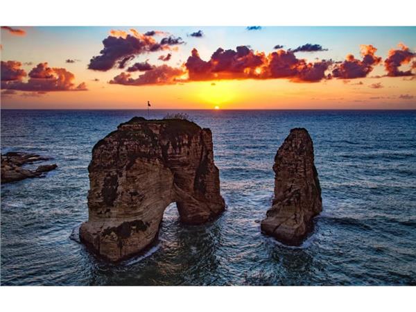 Denizde Rocks 3D Wallpaper by MywallpaperShop