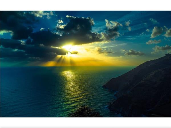 Bulutlarin Arasindan Sizan Gunes Isinlari Wallpaper by MywallpaperShop