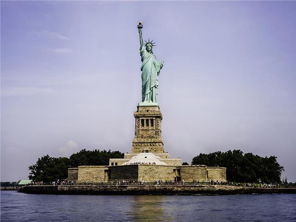 Ozgurluk Aniti Newyork City Scenery 068 Wallpaper by MywallpaperSho