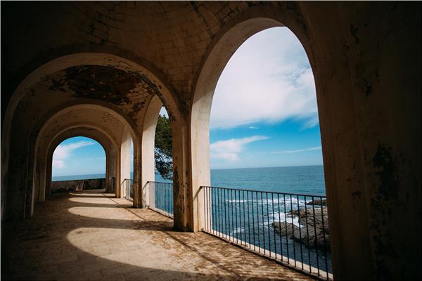 Historic Roma Sutunlari Arasindan Sea Scenery Wallpaper by MywallpaperShop